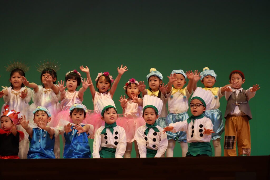 5歳児 りんご組による舞踊劇
