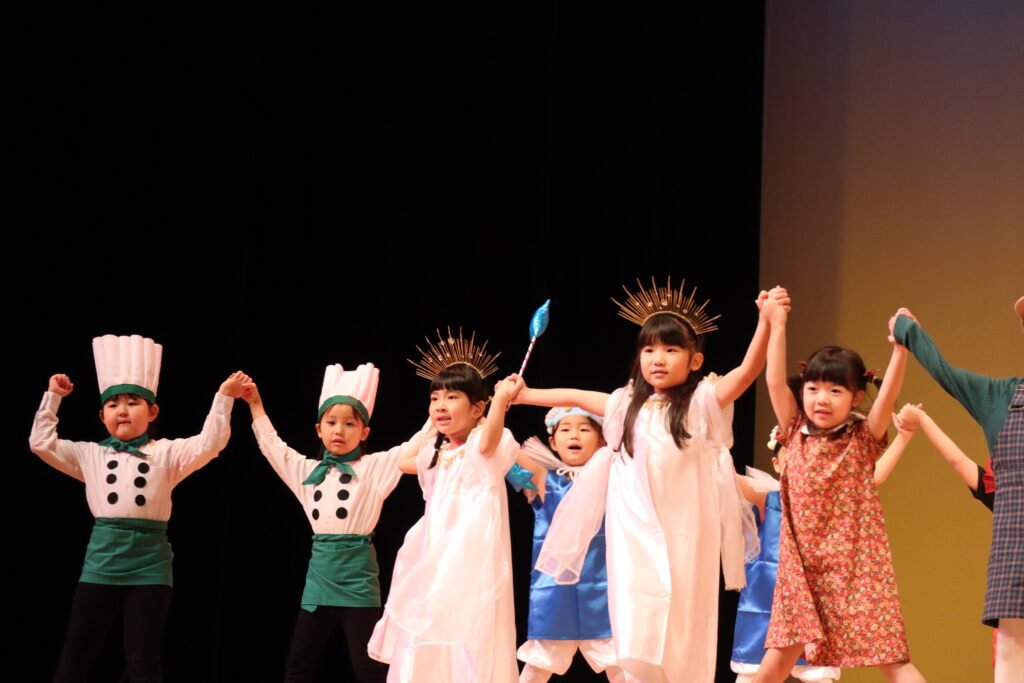 5歳児 りんご組による舞踊劇