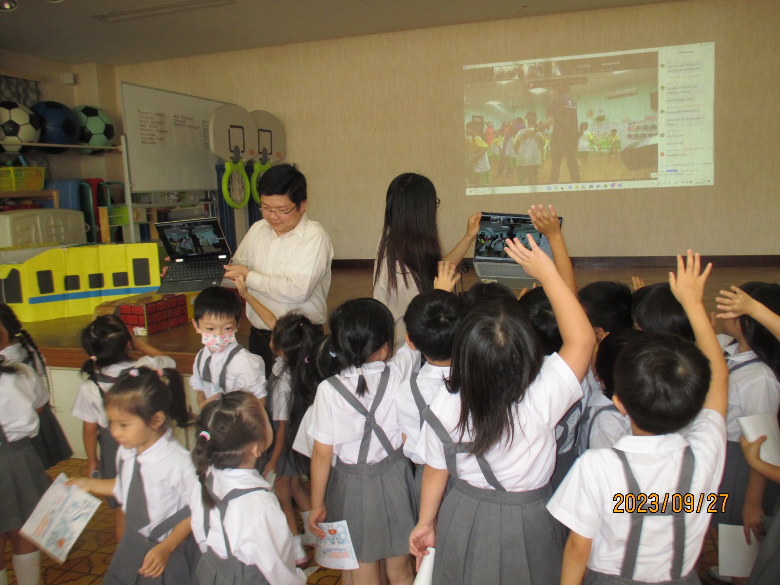 ベトナムの幼稚園のお友達、留学生の皆さん  今日は、楽しい時間をありがとうございました。