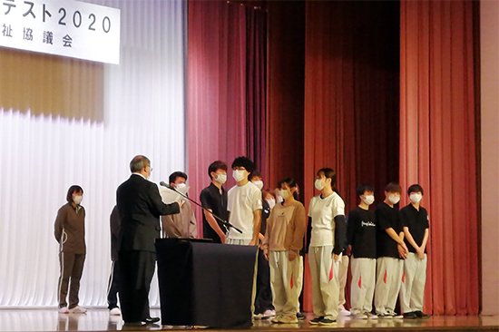 「介護技術コンテスト2020」で最優秀賞、優秀賞を受賞しました