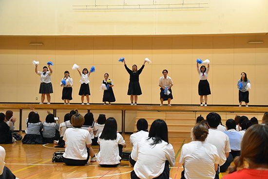 将来、幼稚園や保育園などで、子どもたちと一緒に踊ったり、子どもたちに見せることを意識して創作したので、見ていた学生から「可愛い！」の声が聞こえてきていました。