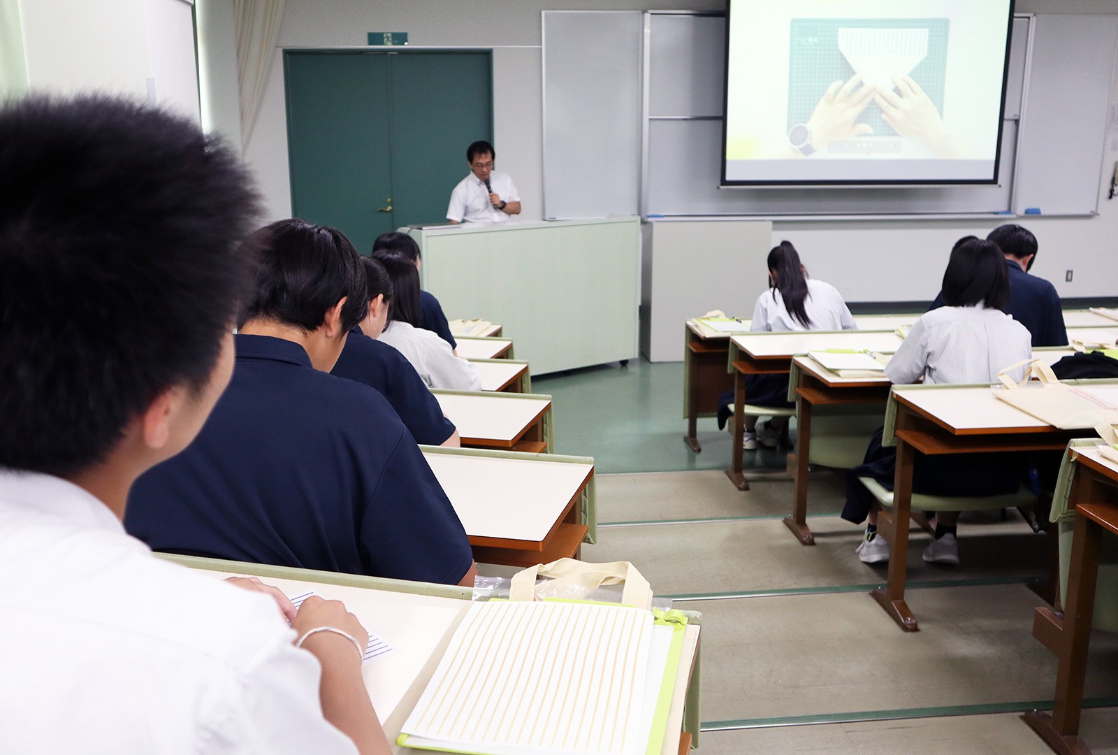 大湊高校1年生が大学見学に来ました（7/4）