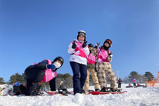 学生たちは、滑っているうちに「できない悔しさ」から「できたうれしさ」を体験して子どもの気持ちに寄り添う心を感じたと思います。