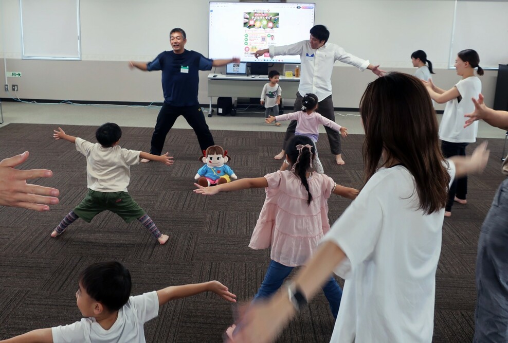 「自宅でもできる！子どもすくすく親子体操」を開催しました（9/20）