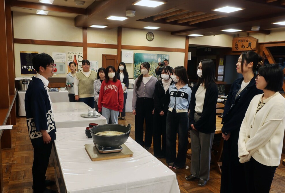 食物栄養学科学生がメニュー開発のために酸ヶ湯温泉を視察しました