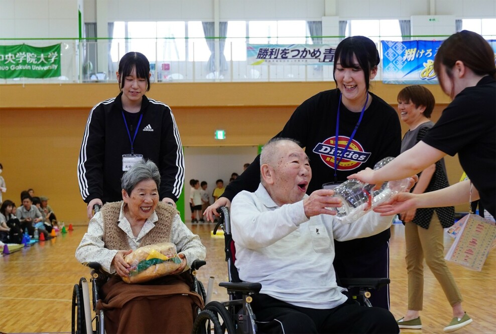 幼児保育学科の学生が中央文化保育園の運動会でボランティアをしました