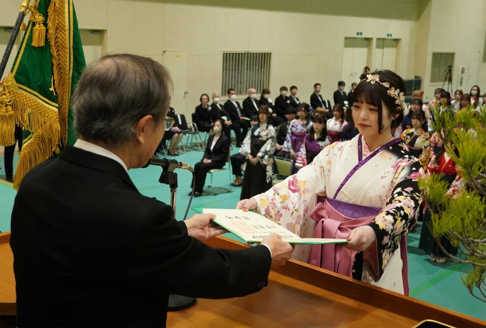 2023年度 青森中央短期大学 学位記・修了証書授与式を挙行しました