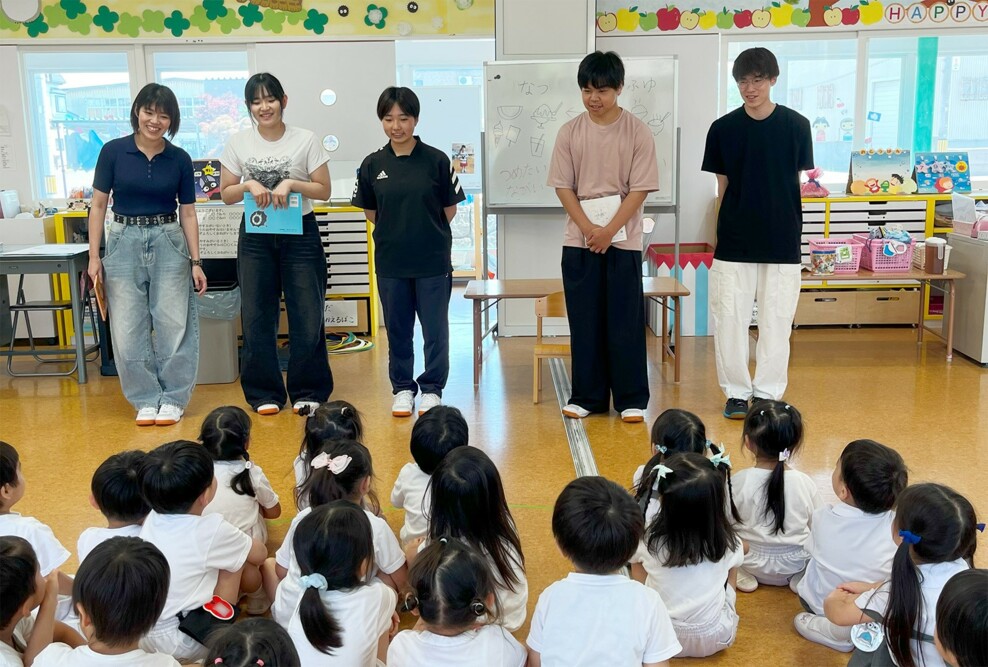 幼児保育学科の各サークルが附属幼稚園で発表する「ちゅっぴぃチャレンジ」を行いました