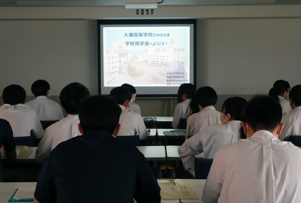 大湊高校1年生が学校見学に来ました（7/4）