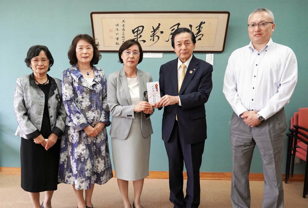国際ソロプチミスト青森より助成金をいただきました