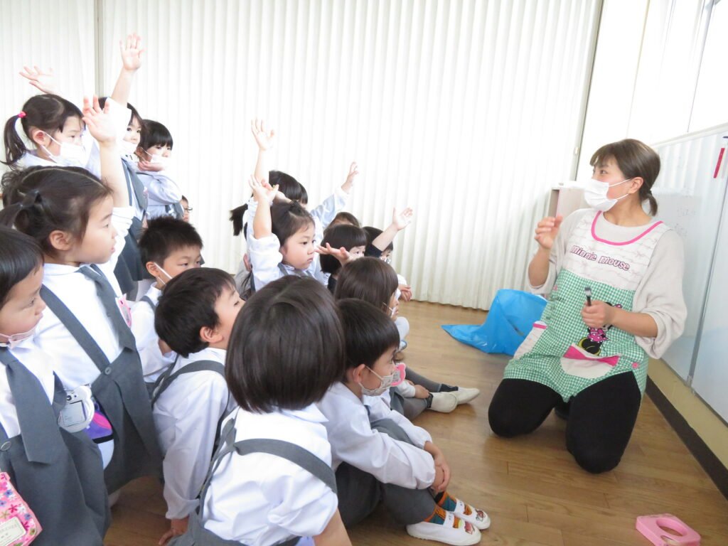 食べ物の働きについて楽しく学びました