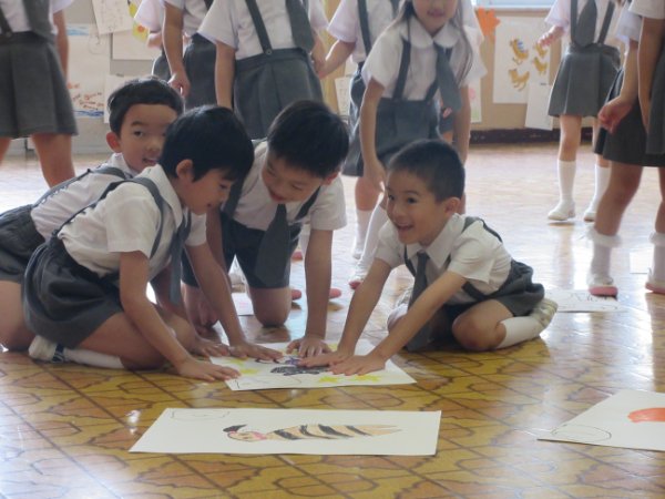 はくちょう組保育参観　「第一回かるた名人選手権」