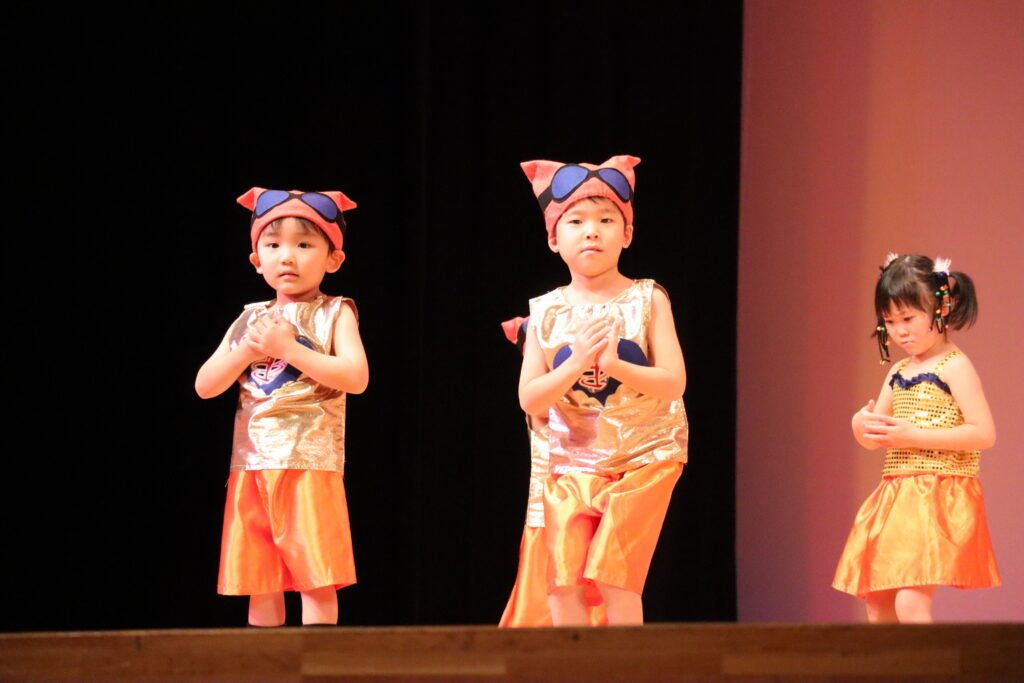 3歳児 さくらんぼ組によるお遊戯