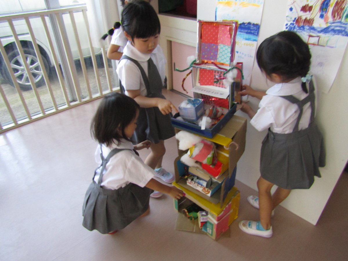 ☆４歳児　もも組保育参観　～ももぐみの１００かいだてのいえ～