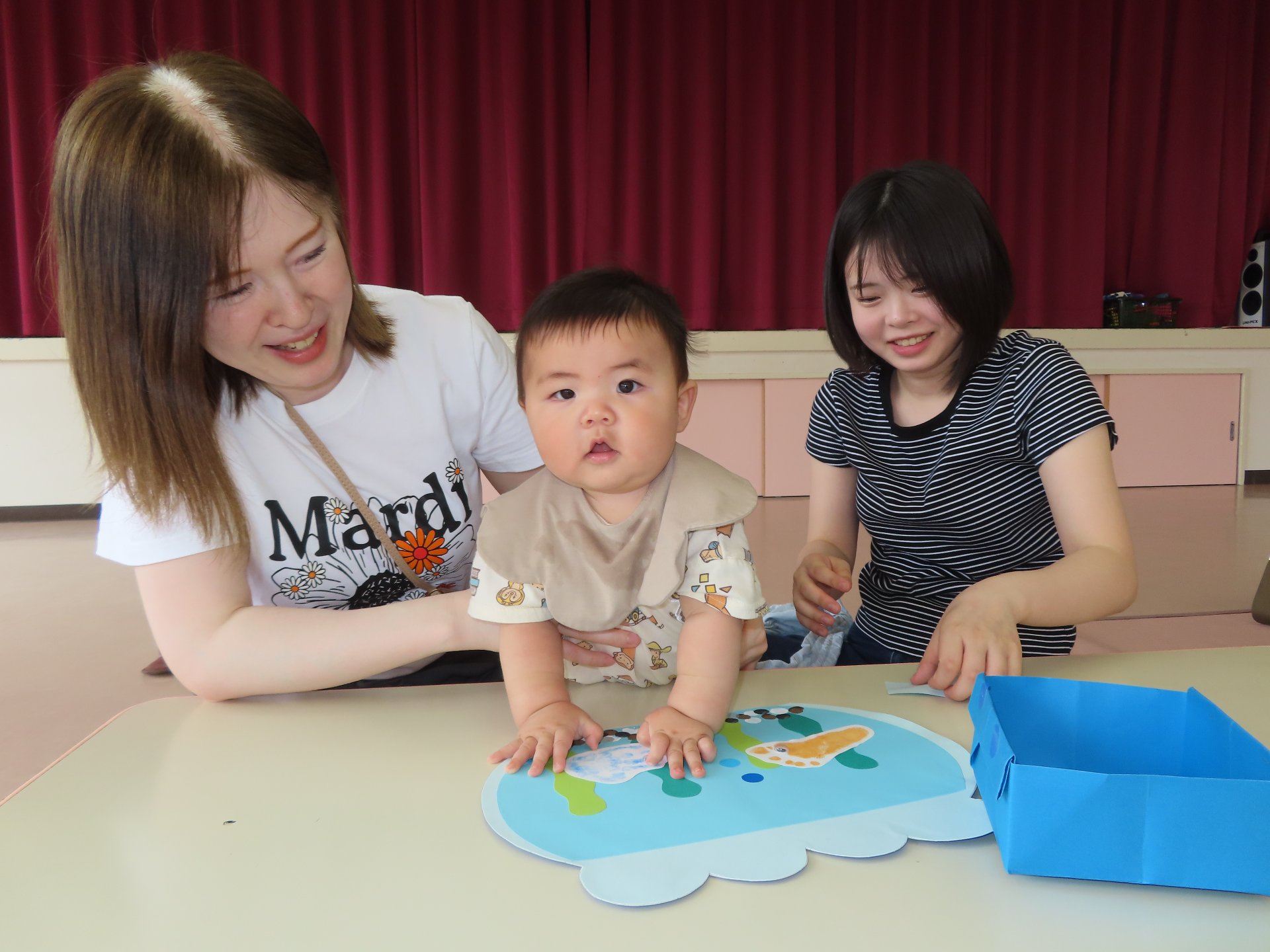 親子体験①　～「つめたい！」で遊ぼう♪～