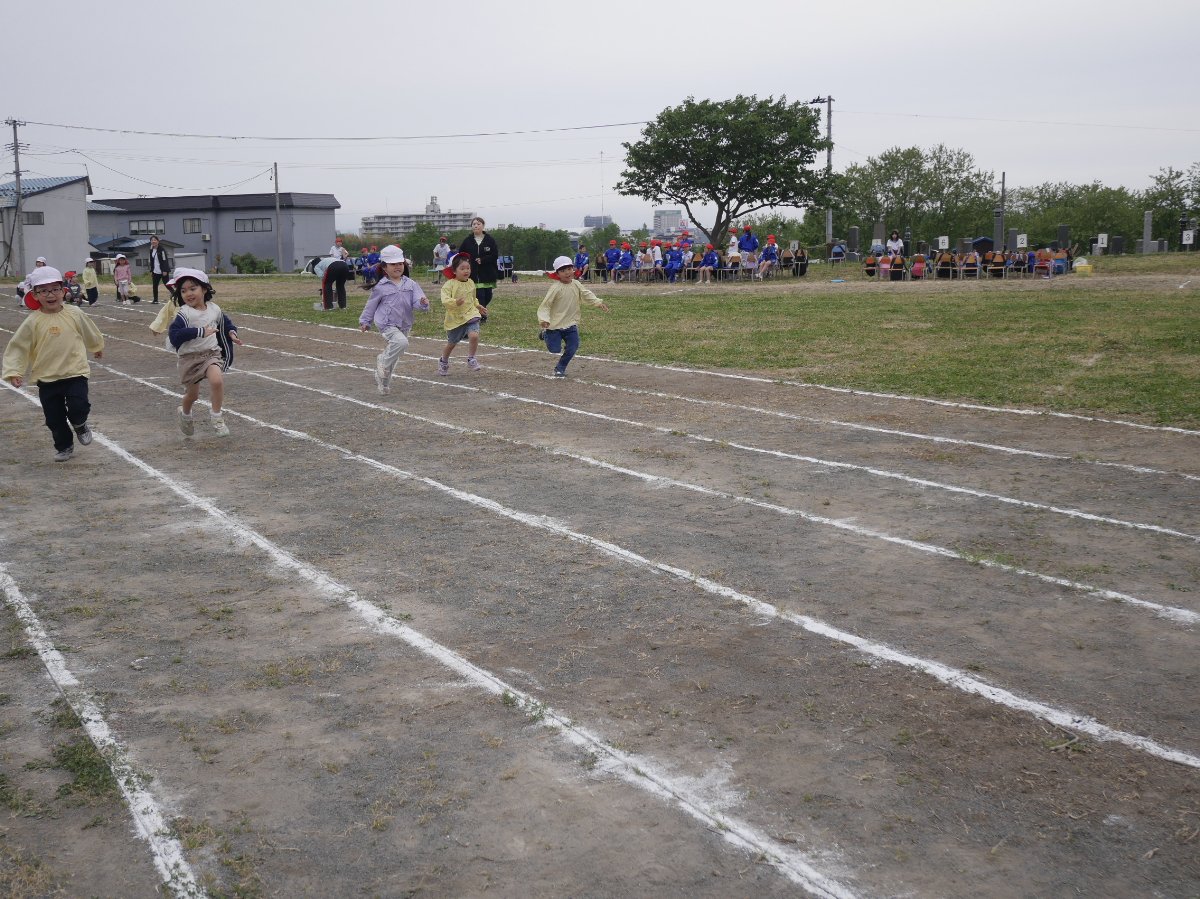 横内小学校運動会総練習見学へ～幼保小連携架け橋プログラム～