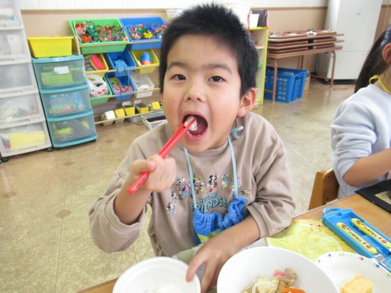 給食と一緒に美味しくいただきました