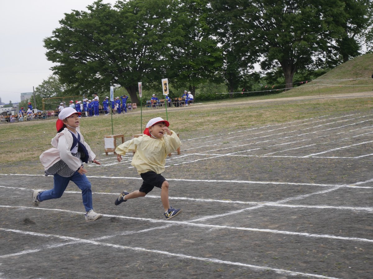 横内小学校運動会総練習見学へ～幼保小連携架け橋プログラム～