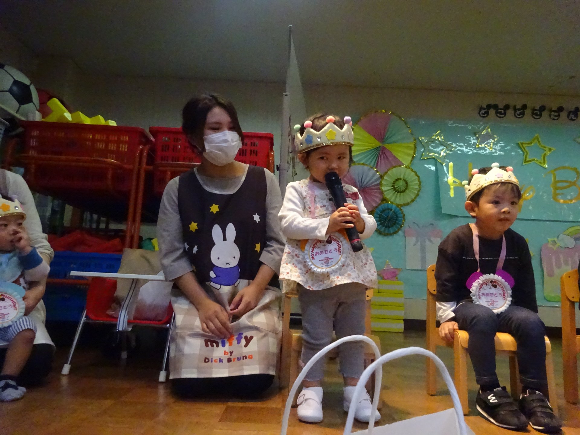 自分の宝物を発表する子どもたち