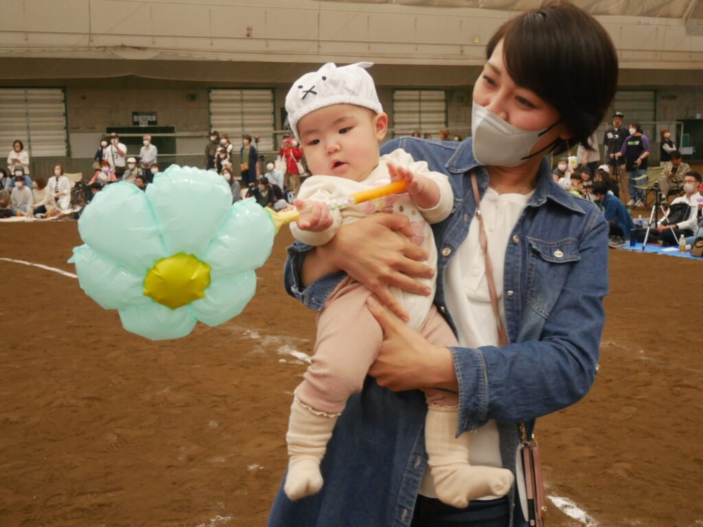 親子チャレンジ走の挑戦する園児たち