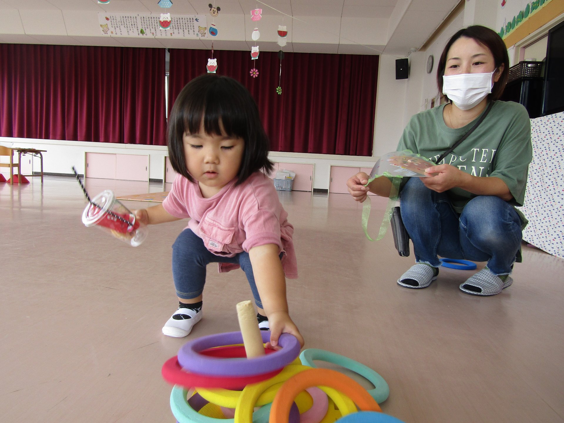 お祭りごっこを楽しむ子どもたち