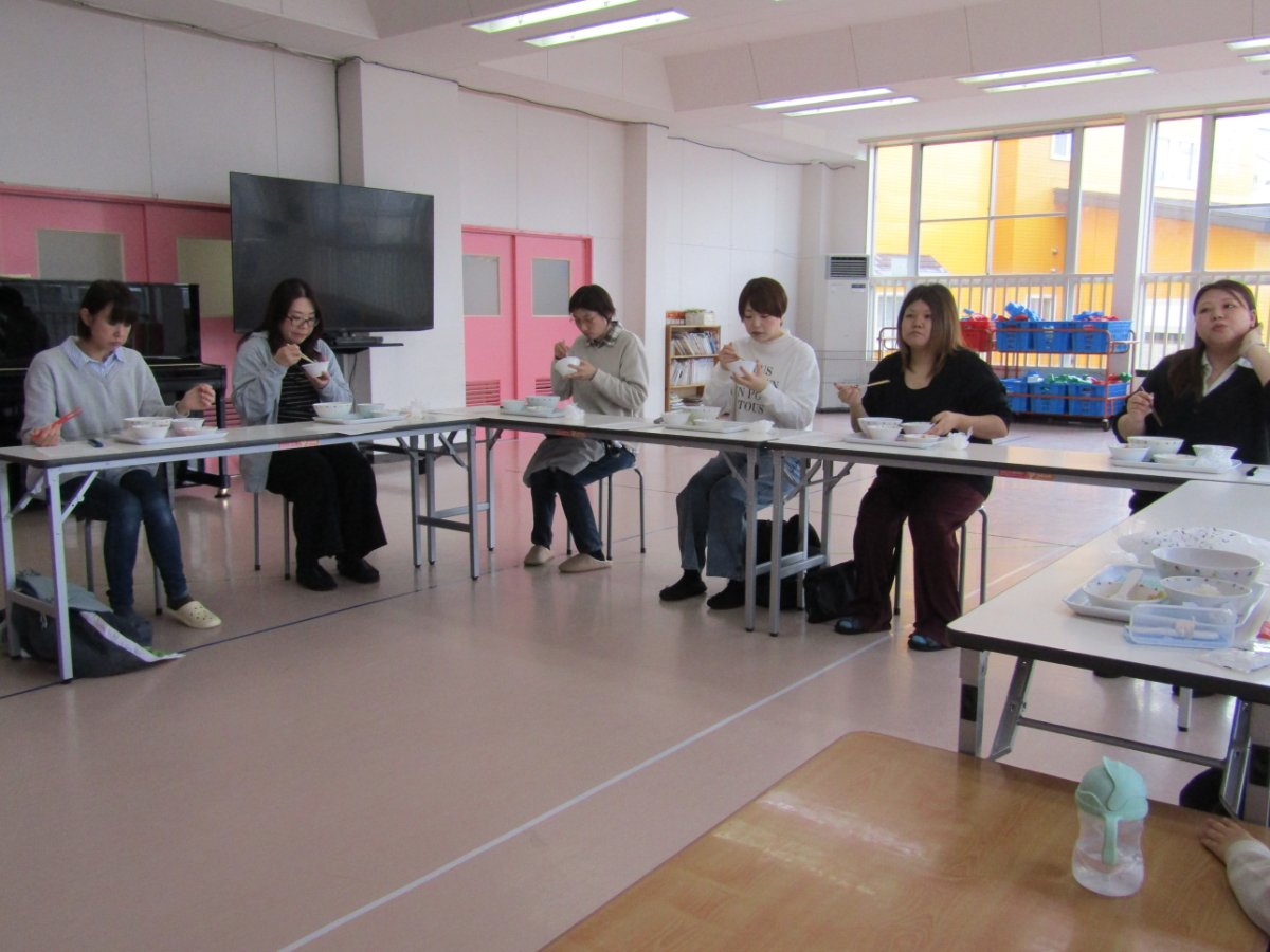 ★父母と教師の会　第一回研修会「給食試食会」★