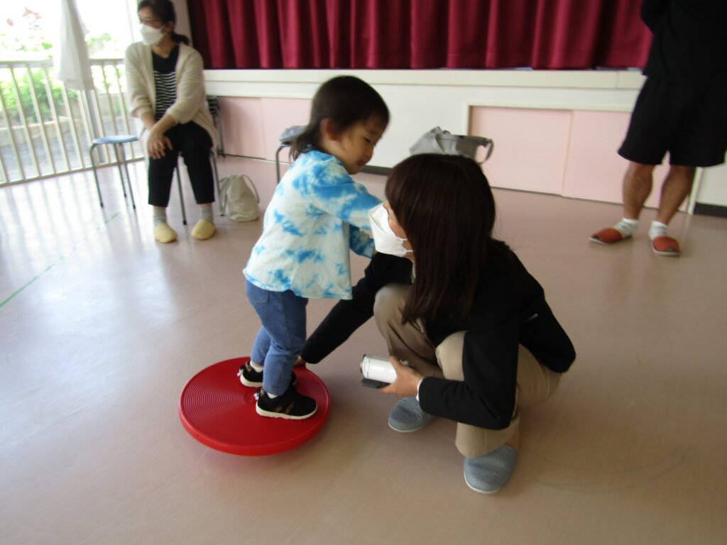 日頃遊んでいる様子を見てもらいました