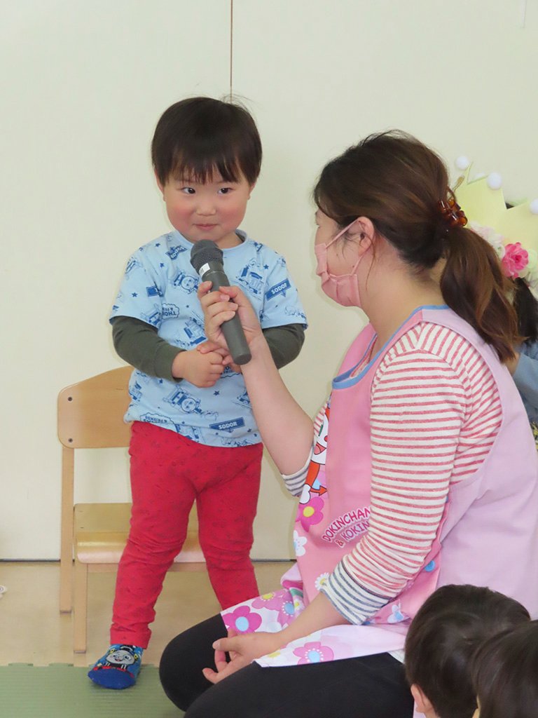 誕生日を迎えた園児たち
