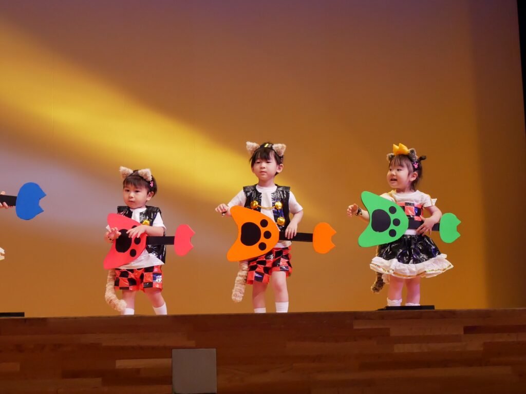 つくし組2歳児によるおゆうぎ