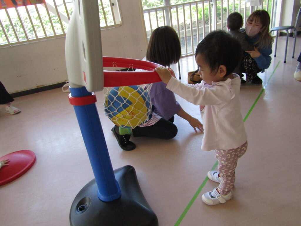 日頃遊んでいる様子を見てもらいました