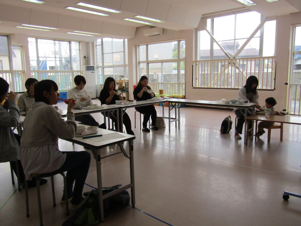★父母と教師の会　第一回研修会「給食試食会」★