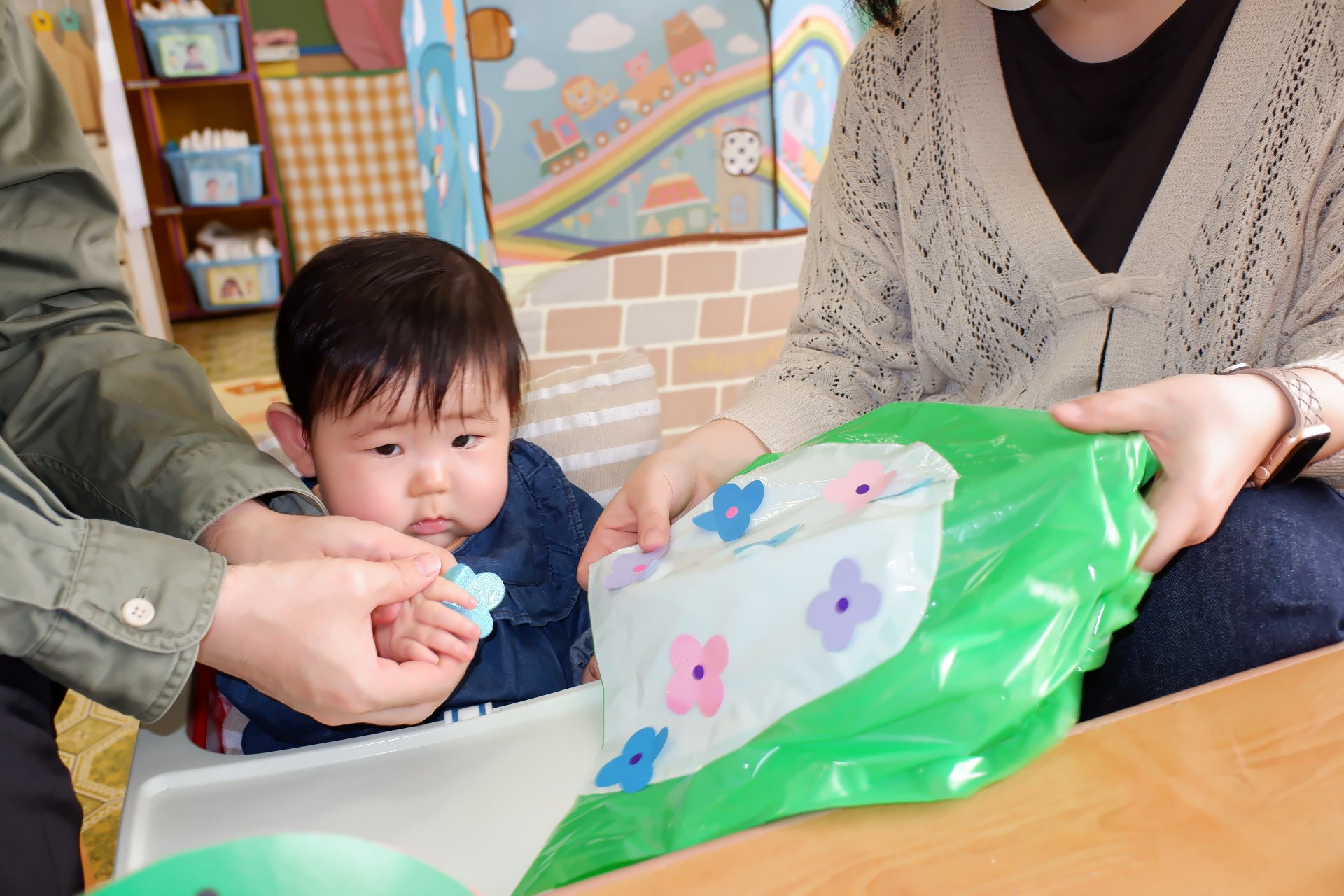 親子で遊ぼう～梅雨製作を楽しもう～