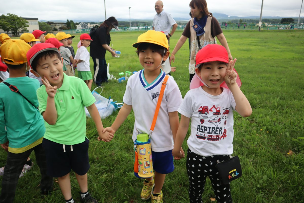 横内小1年生とビオトープで交流会～幼保小連携架け橋プログラム～