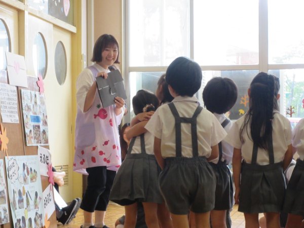 はくちょう組保育参観　「第一回かるた名人選手権」