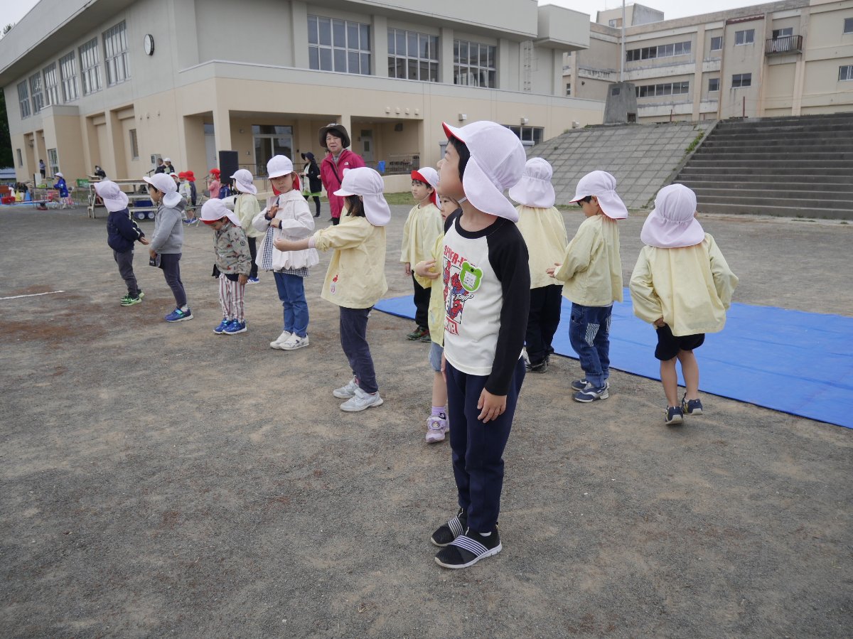 横内小学校運動会総練習見学へ～幼保小連携架け橋プログラム～