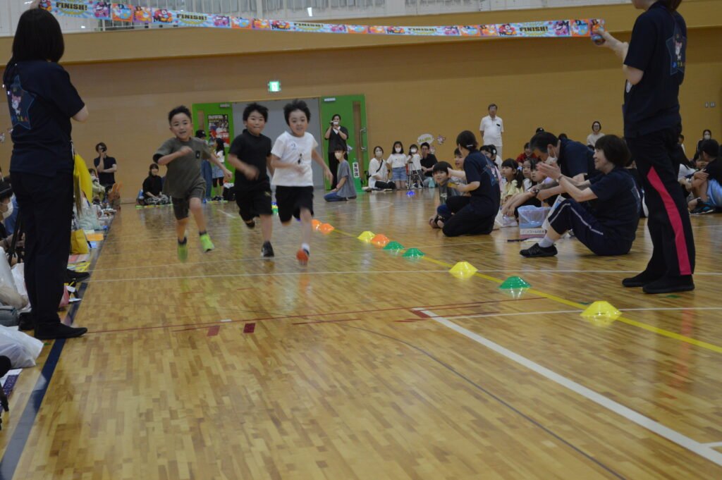 小学生も参加しました