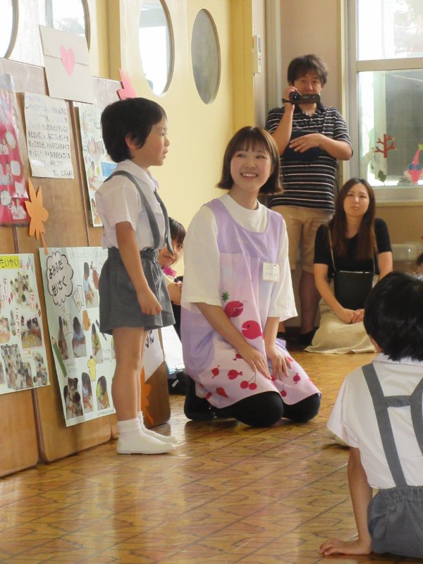 はくちょう組保育参観　「第一回かるた名人選手権」