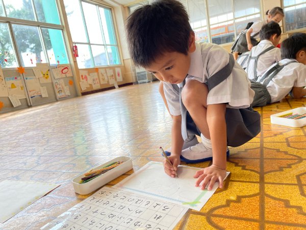 はくちょう組保育参観　「第一回かるた名人選手権」